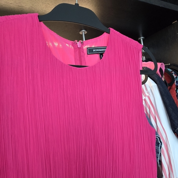 BCBGMaxAzria Fuchsia Top - Picture 3 of 8